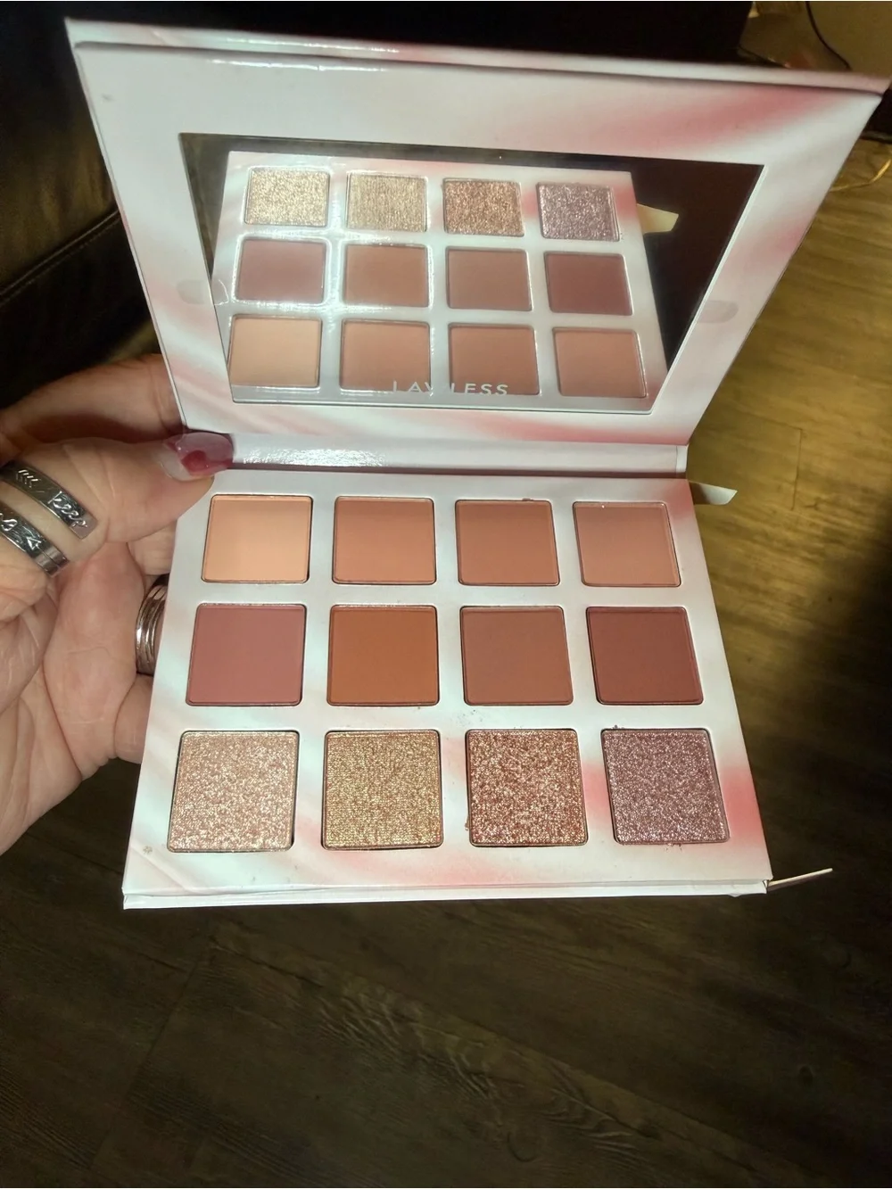 LAWLESS The Dreamy Daisy Eyeshadow Palette — Peachy Pink & Warm Neutrals